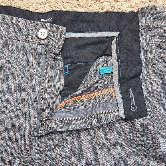 Hurley Chino Shorts Mens 34 34x10 Gray Pinstripe Flat Front Polyester Blend - Picture 3 of 9